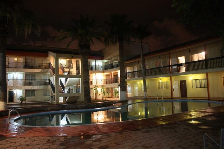 Hotel Bugambilia