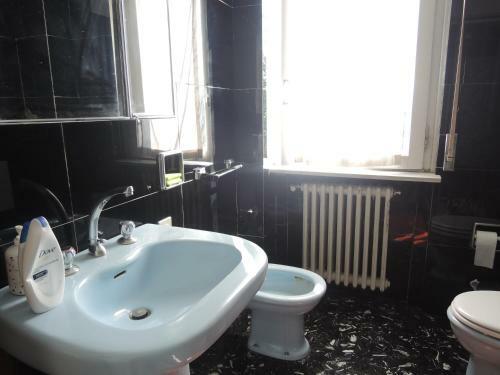 Hostal Naviglicenter