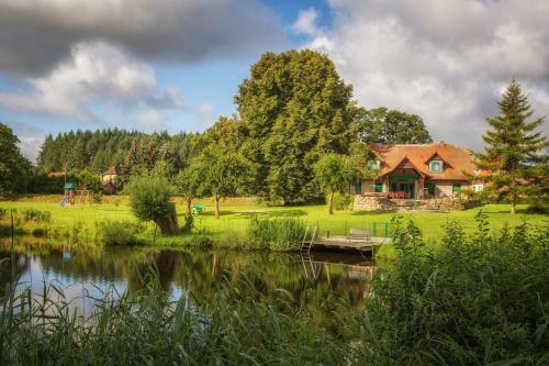 J1 Idyllisches Ferienhaus Mit Seeblick