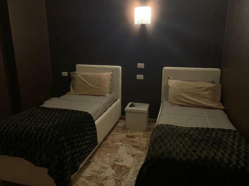 Hostal Mo' Affittacamere-tavola Calda-caffetteria