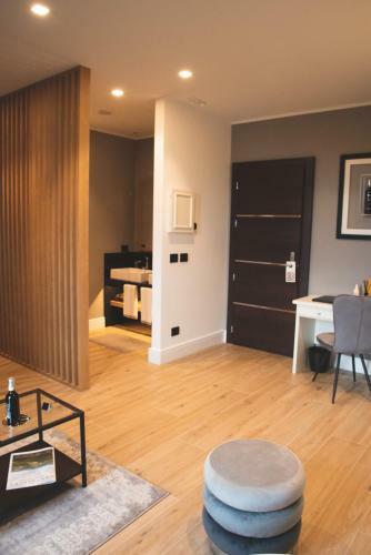 Hostal Montalbera Wine Suites