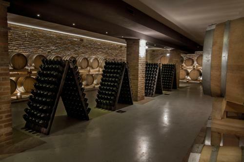 Hostal Montalbera Wine Suites
