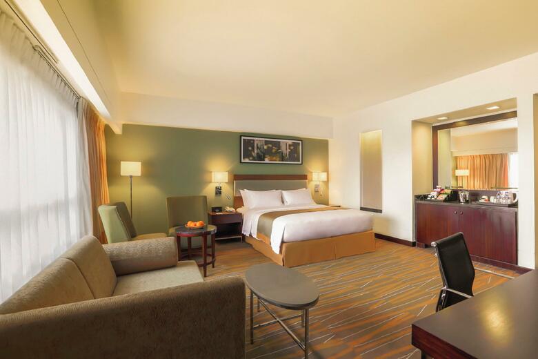 Hotel Holiday Inn & Suites Makati