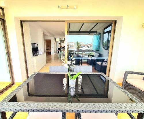 Sunrise Sea Views Eco Apartment With Swimming Pool