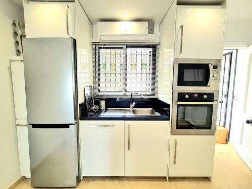 Sunrise Sea Views Eco Apartment With Swimming Pool