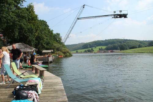 Ferienhaus Am See Im Bergland "schmetterling"