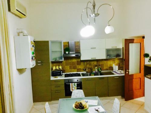 Miseria E Nobilt� Apartment