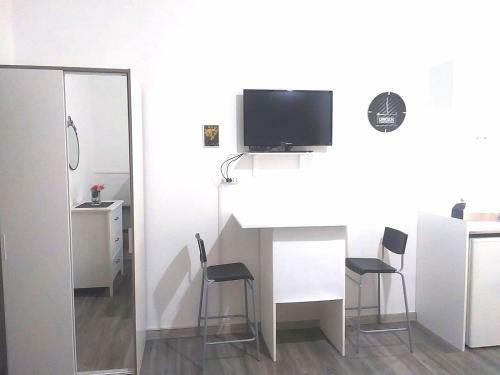 Hostal Meridional Station