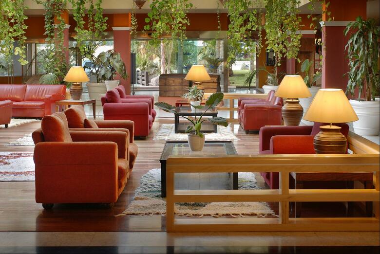 Mediterr�neo Bay Hotel & Resort