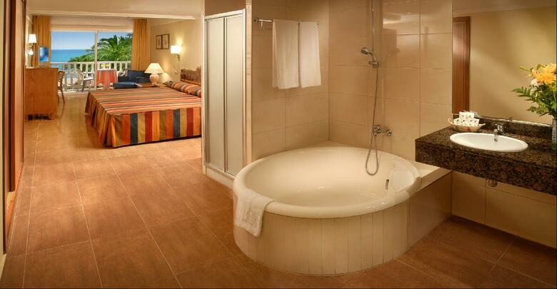 Mediterr�neo Bay Hotel & Resort