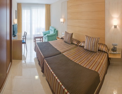 Mediterr�neo Bay Hotel & Resort
