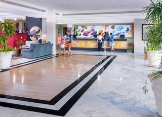 Mediterr�neo Bay Hotel & Resort