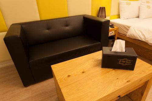 J-top Hotel