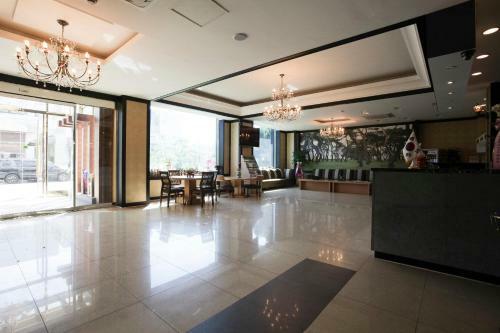 J-top Hotel