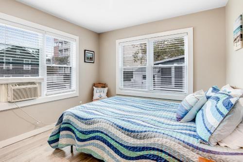 The Shore Cottage & Porch Life
