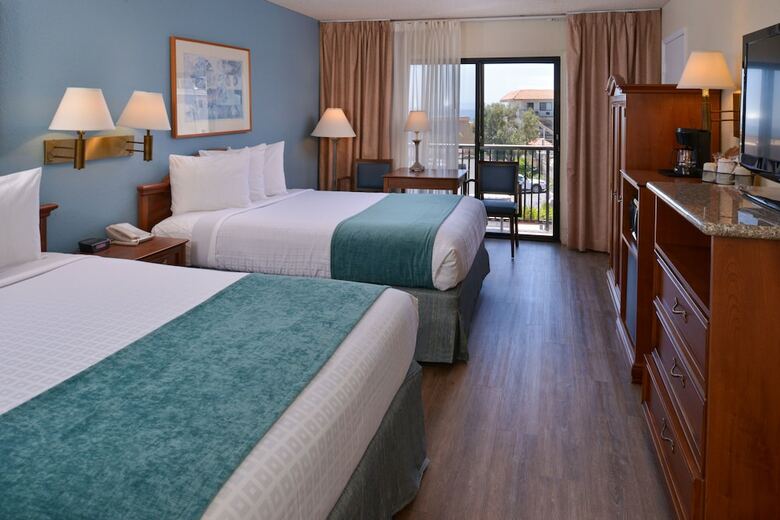 Hotel Edgewater Inn And Suites