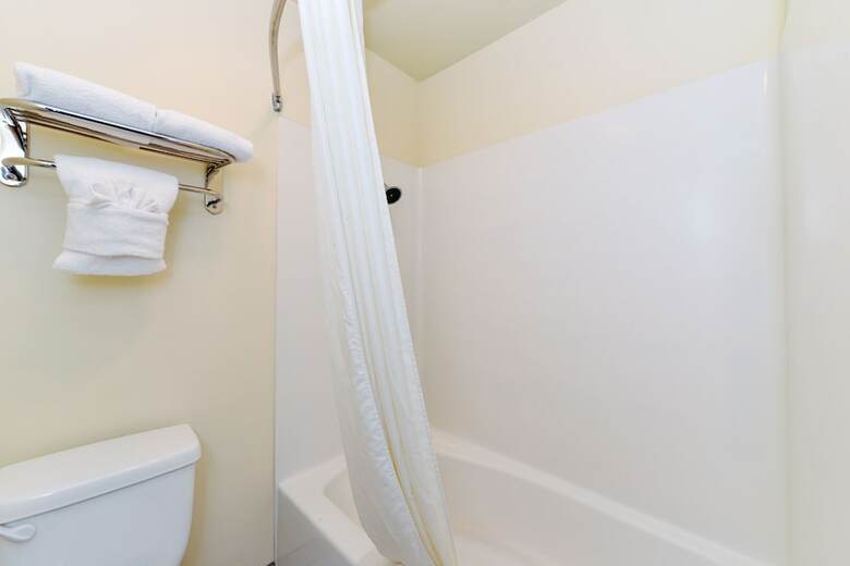 Hotel Edgewater Inn And Suites