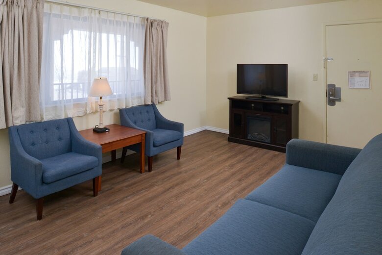 Hotel Edgewater Inn And Suites