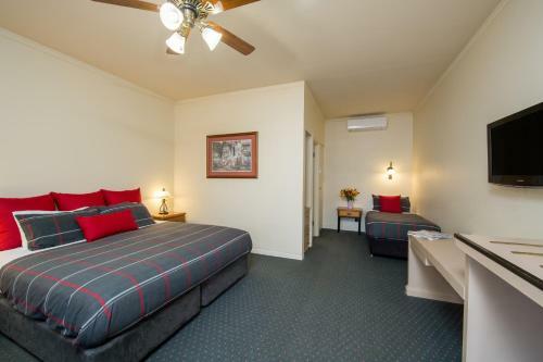 John Pirie Motor Inn