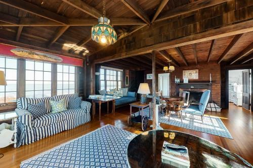 Cliff House Beach Retreat