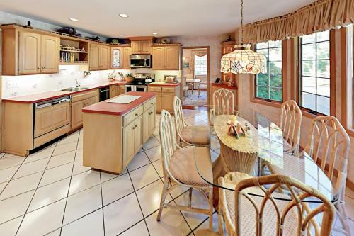 Cape Harbor Retreat