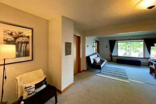 Lakeside Berkshires Home Near Hiking And Skiing