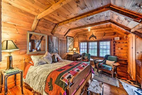 Chestnut Lodge With Vintage Finishes And Art!