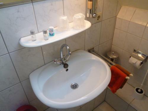 Airport Apartment
