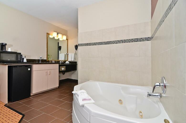 Hotel Clackamas Inn And Suites