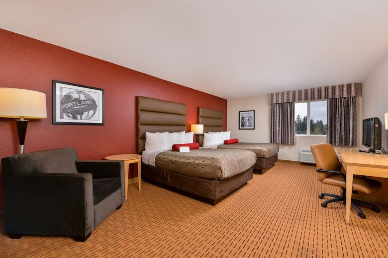 Hotel Clackamas Inn And Suites
