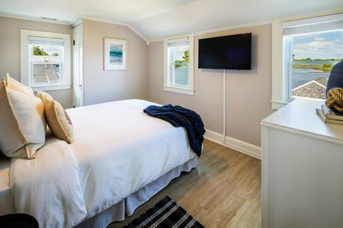 Cape Harbor Cottage