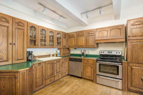 Crooked Lake Luxury