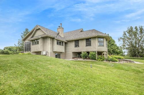 Crooked Lake Luxury