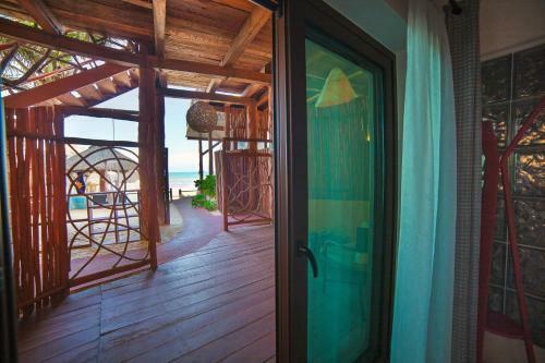 Hotel Kiras Beach House