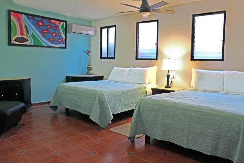 Hotel Kiras Beach House