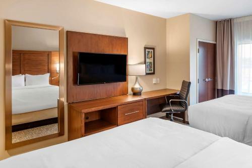 Hotel Comfort Inn & Suites