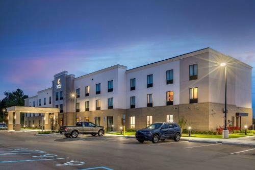 Hotel Comfort Inn & Suites