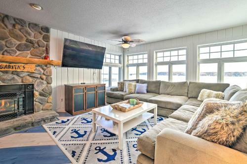 Charming Lake Charlevoix Cottage With Boat Dock