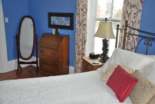Legacy House Bed And Breakfast