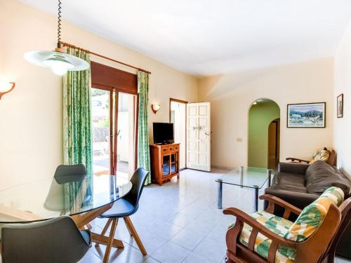 Chic Holiday Home In Playa de Pals With Terrace