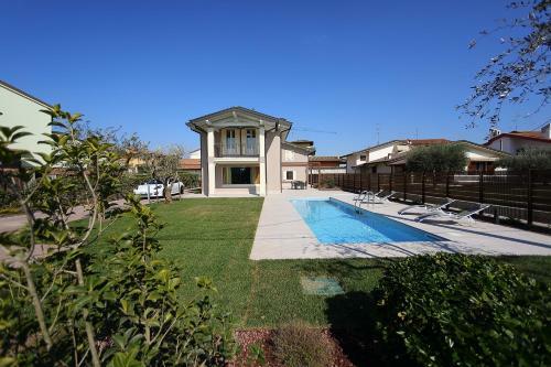 Villa Zarina