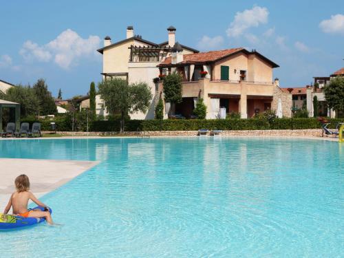 Well-kept Ground Floor Apartment Near Peschiera
