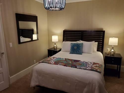 Spacious Apartment In Historic Building Close To Downtown Jackson, Mi