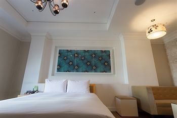 Landmark Hotel