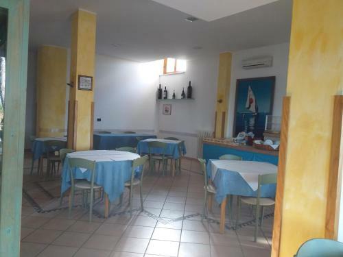 Hostal Room In Bb - Spacious Double Room A Stones Throw From The Sea