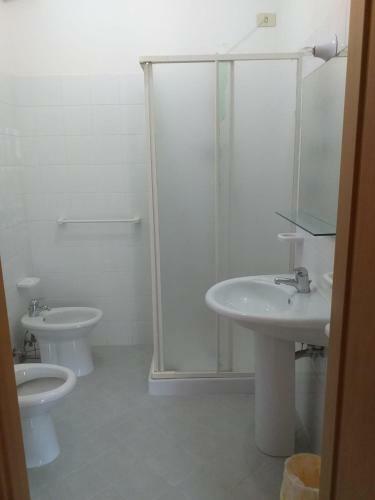 Hostal Room In Bb - Spacious Double Room A Stones Throw From The Sea