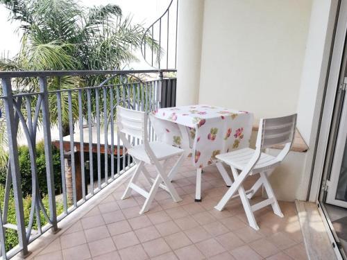 Lux Apartment ! Swimmingpool ! Parking ! Separate Entrance ! Separate Territory !