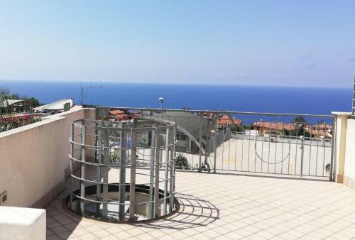 Lux Apartment ! Swimmingpool ! Parking ! Separate Entrance ! Separate Territory !