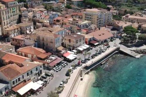 Lux Apartment ! Swimmingpool ! Parking ! Separate Entrance ! Separate Territory !