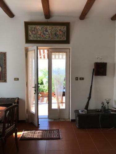 Hilltop Villa Garden With Jacuzzi Great Views